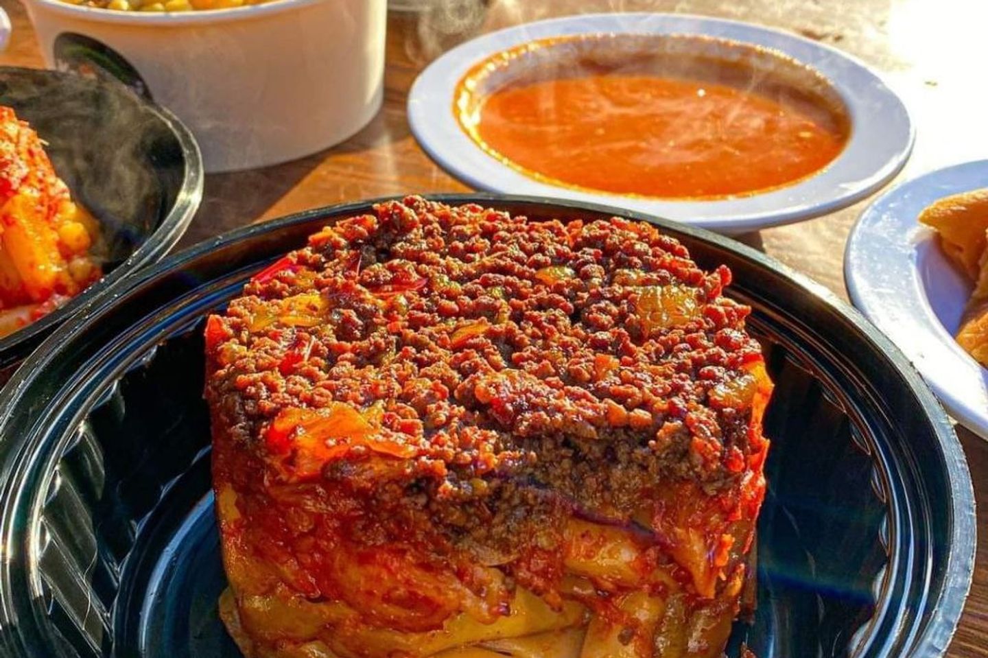 طاجن مكرونة بالصلصة - لحم
