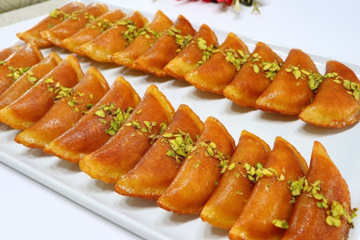 قطايف بالقشطة - وسط