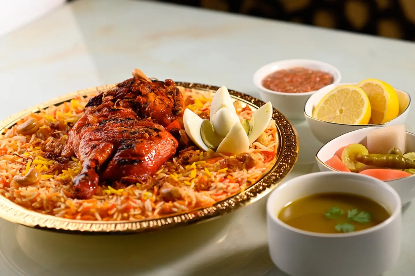 دجاج مظبي - نصف دجاج  مع رز بشاور