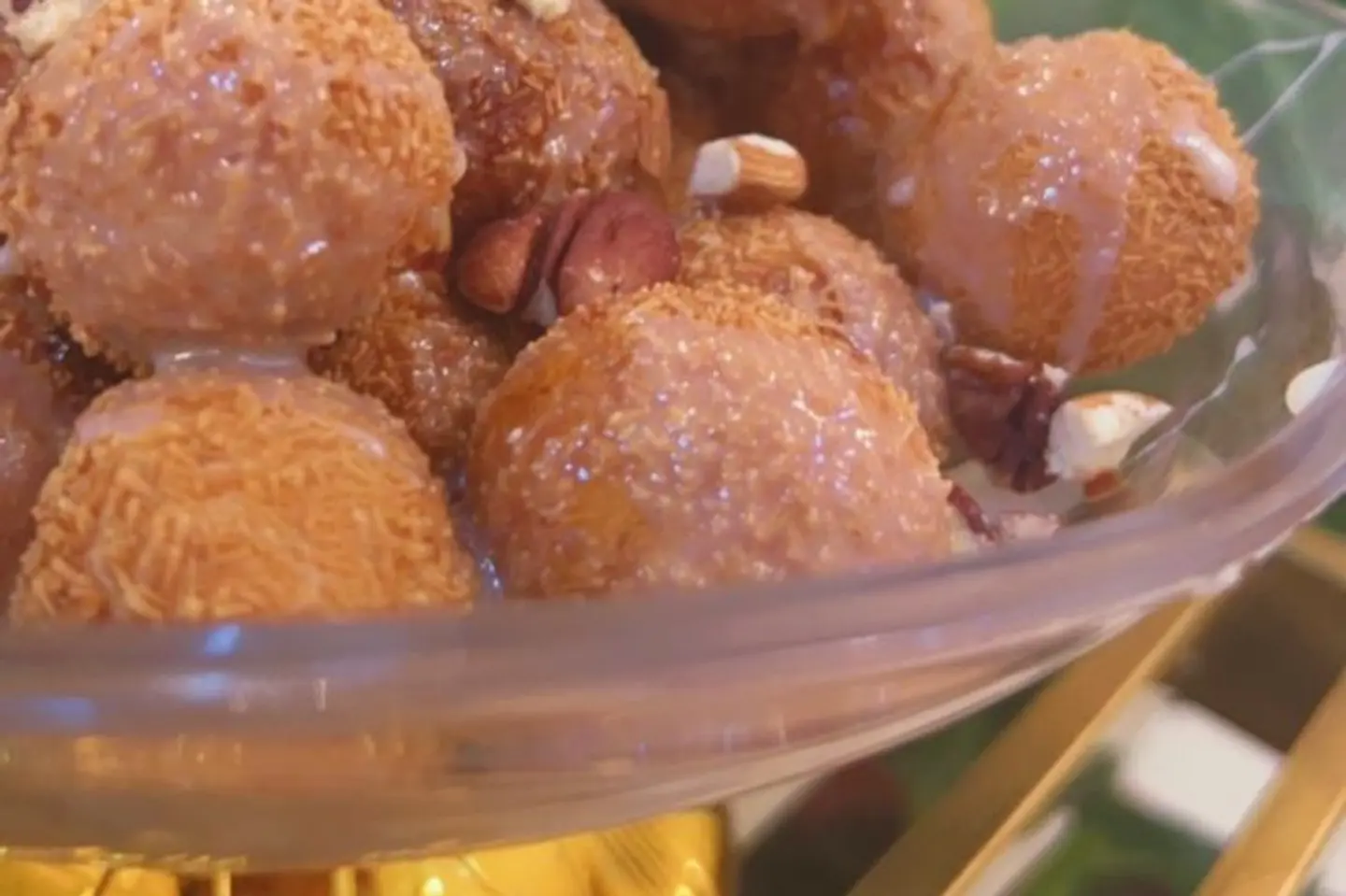 Luqaimat Gopn - Middle