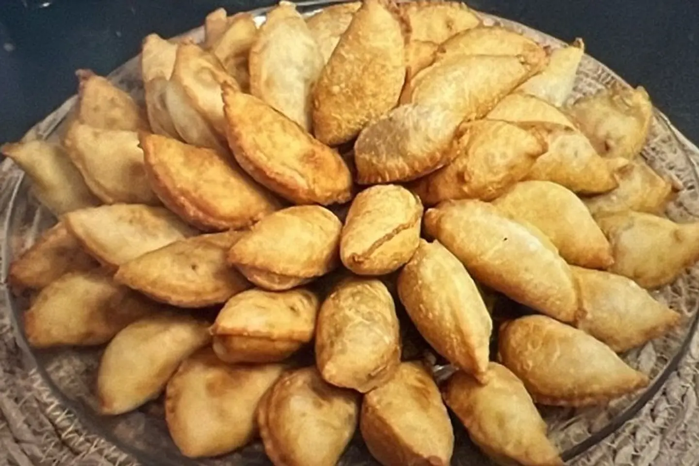 Samosa With Melted Cheese - Middle