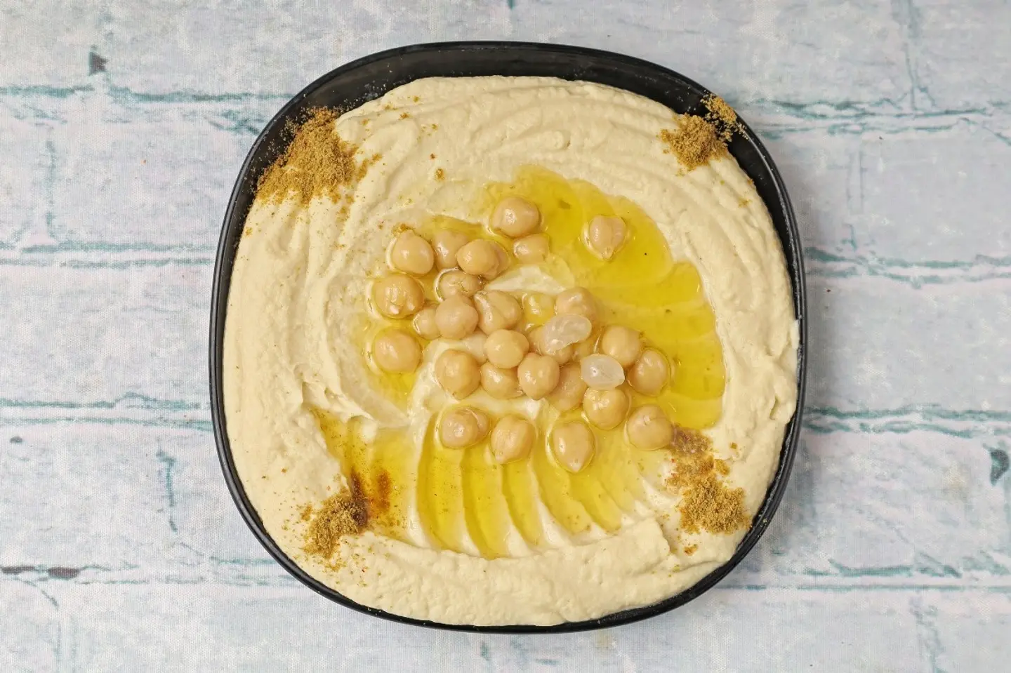 حمص ناعم بزيت الزيتون - وسط