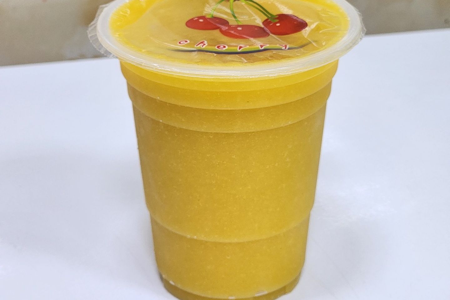 عصير مانجو طبيعي - وسط
