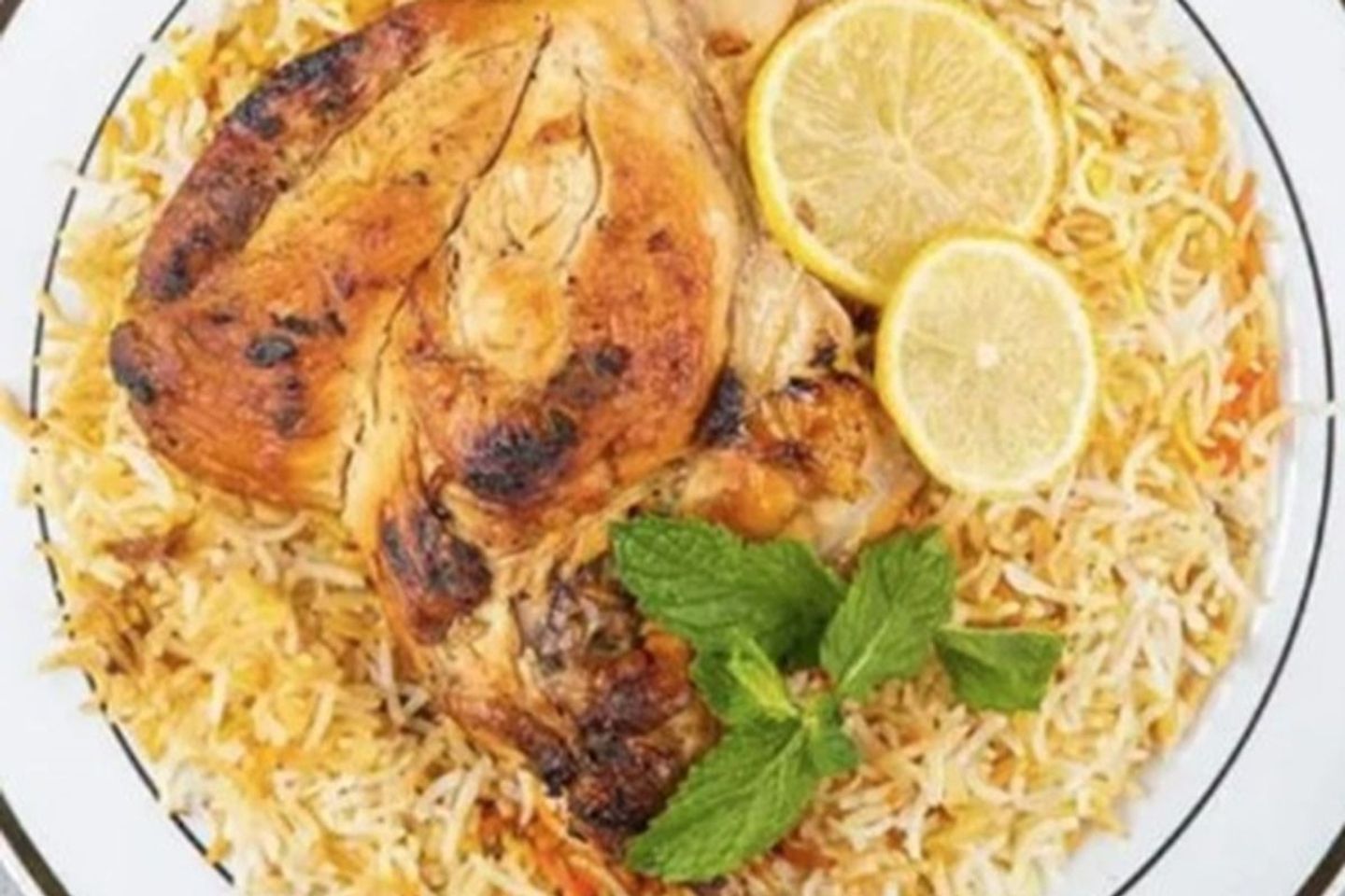 الشواية مع الأرز والدجاج المشوي - ربع دجاجة الشواية مع الأرز دجاج مشوي