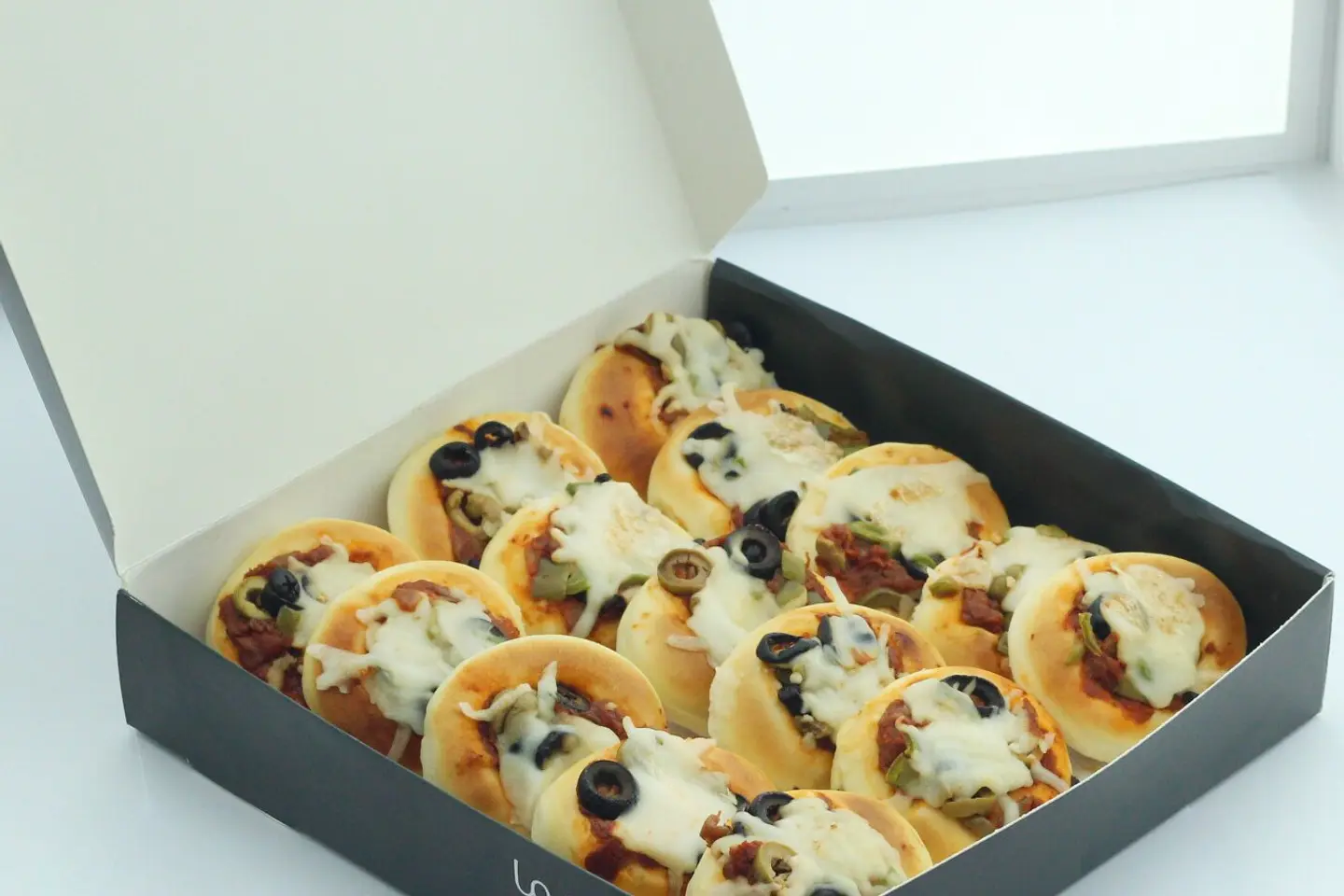 بيتزا خضار وزعتر - حجم كبير