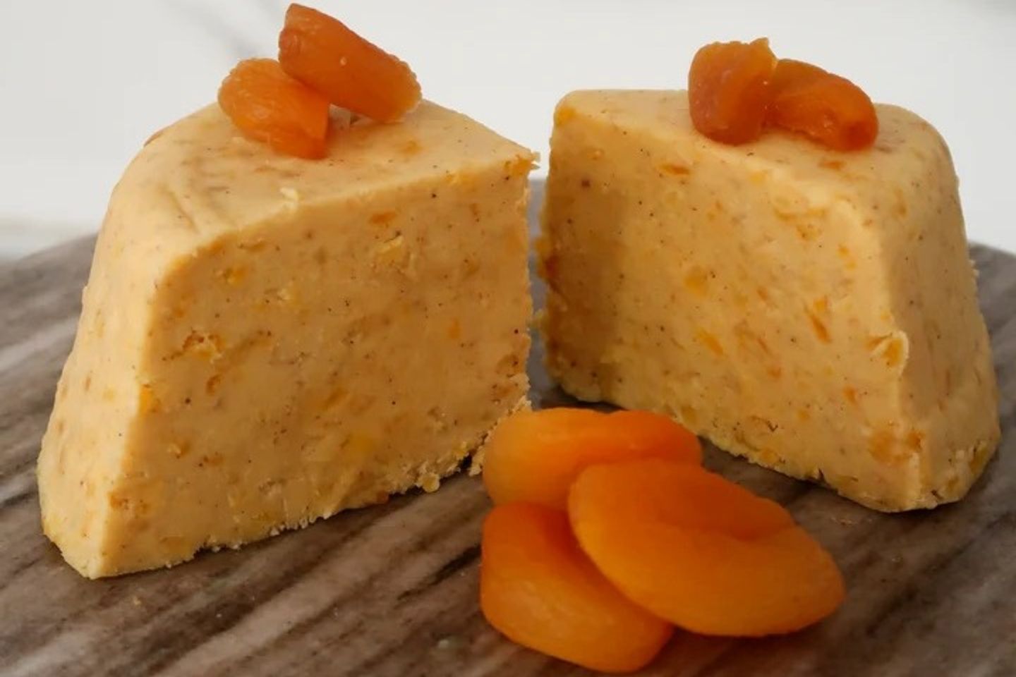 Hand Made Apricot Cheese - 100 Grams