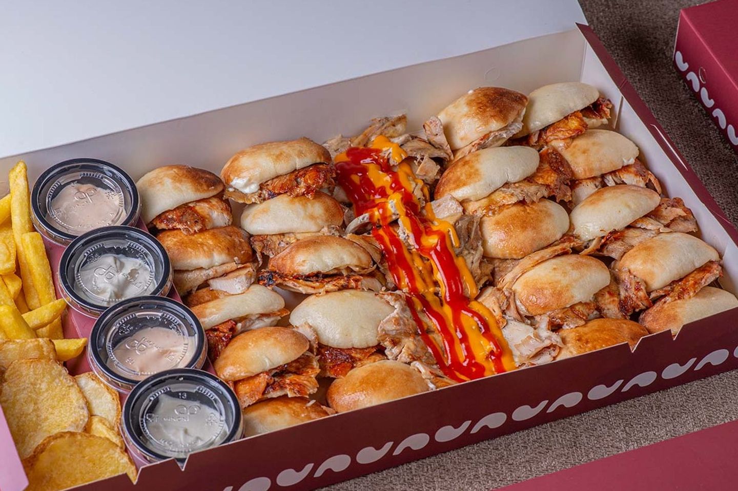 Sharing Lqaimat Ounce Box - With Out Cheese