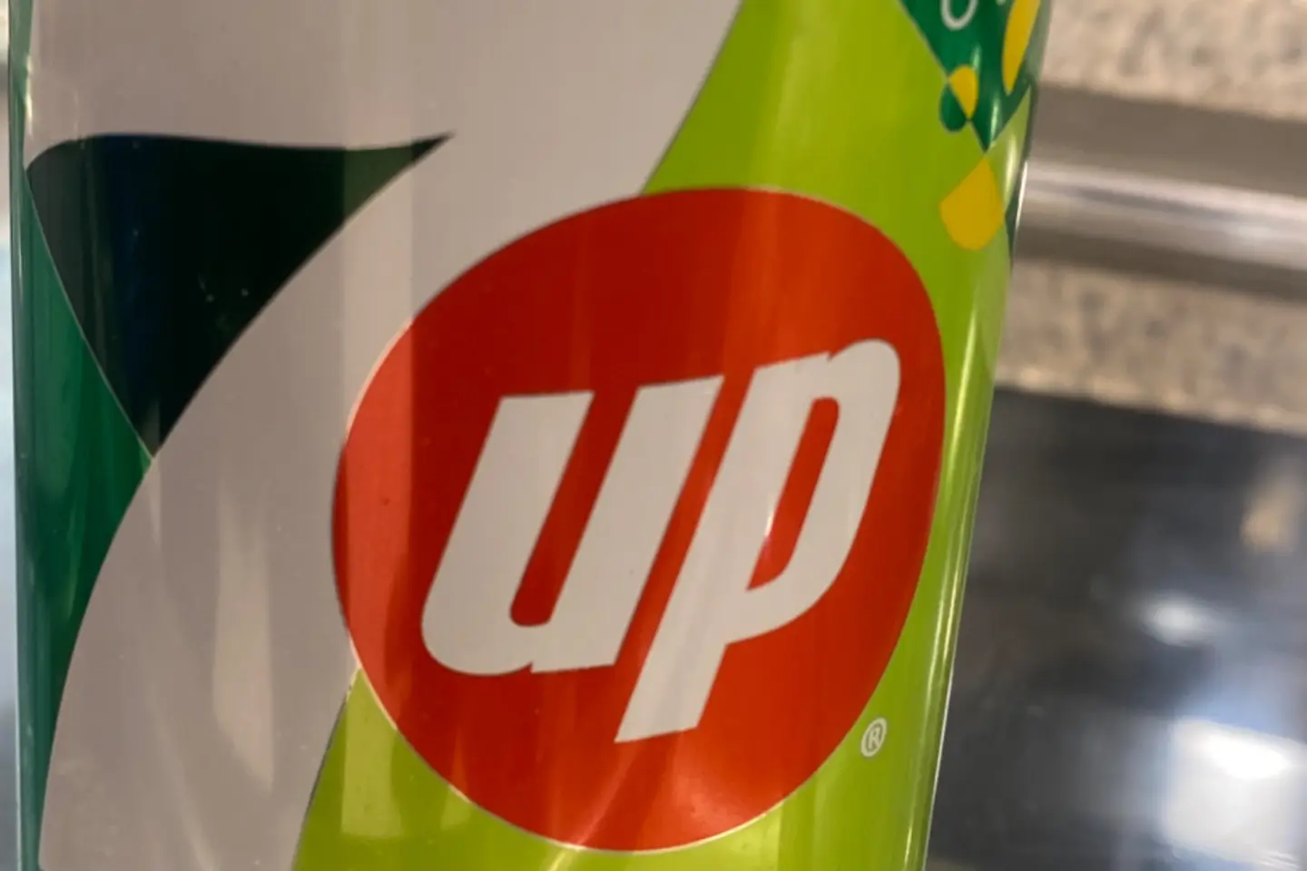 Seven Up - Large