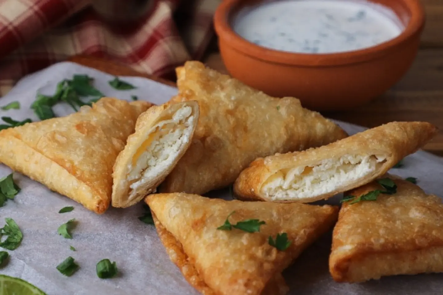 سمبوسة جبن - ١٠ حبات