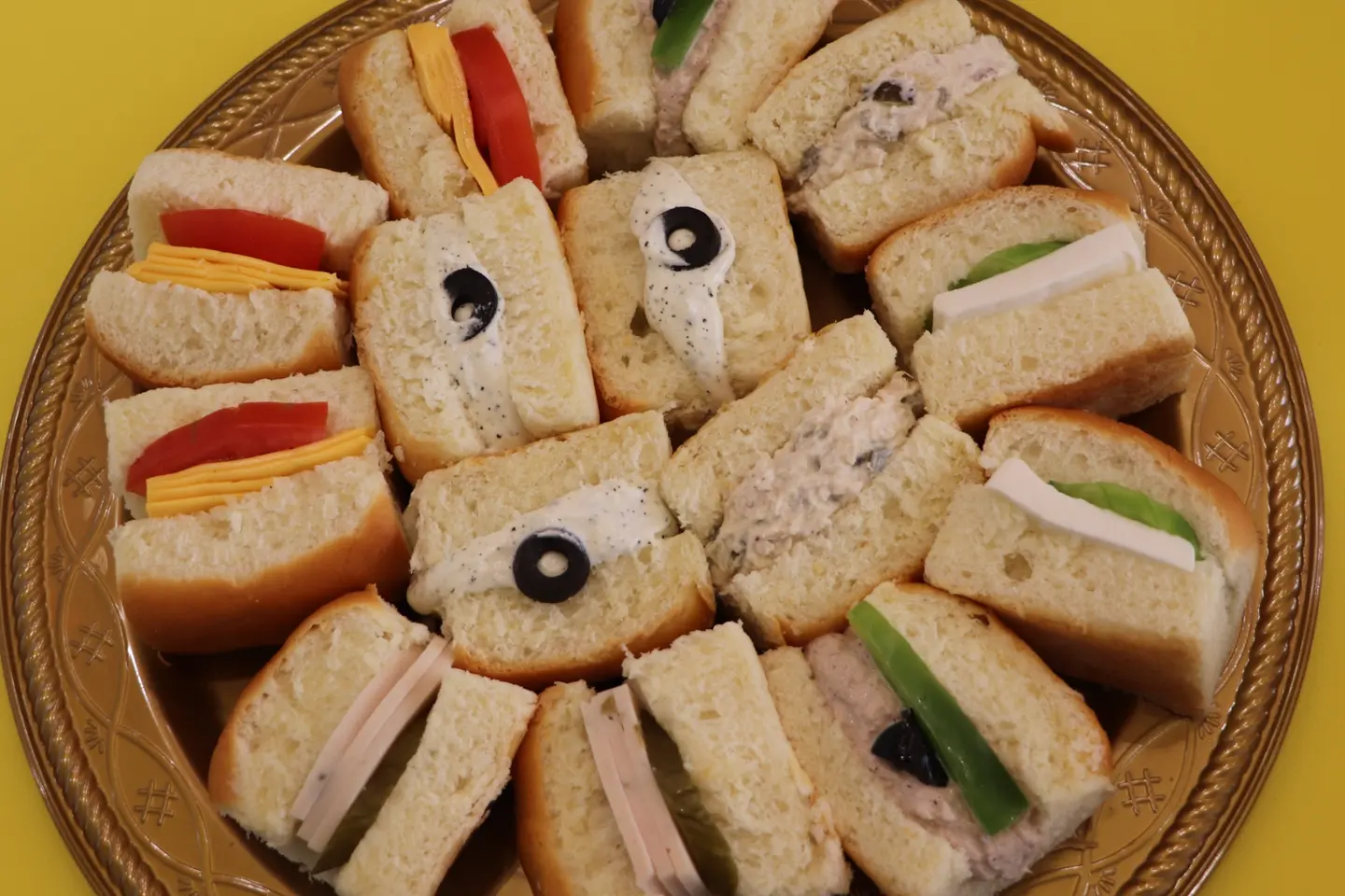سندويشات صغيرة  - جبنة