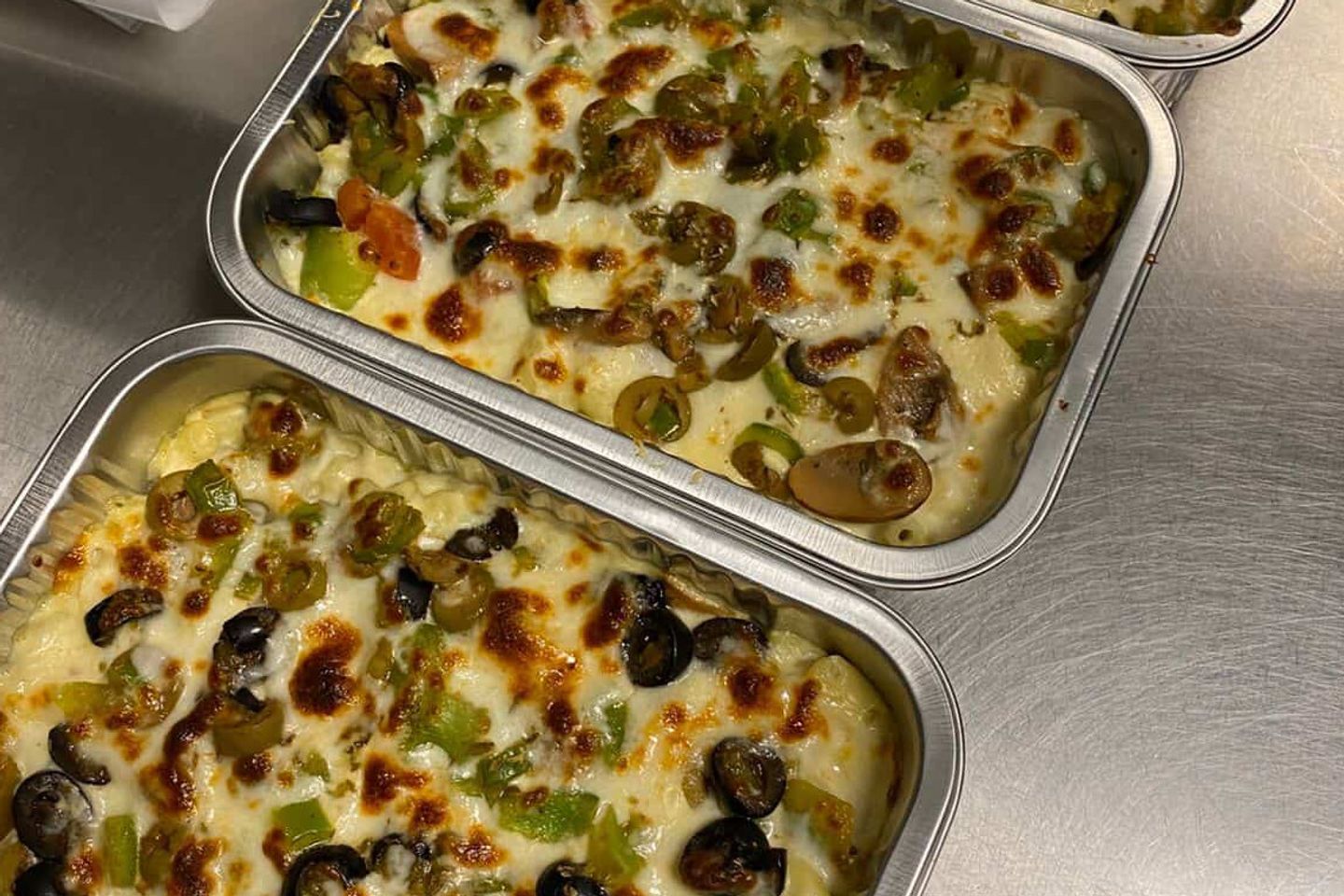 معكرونه بيتزا لحم بشاميل - وسط
