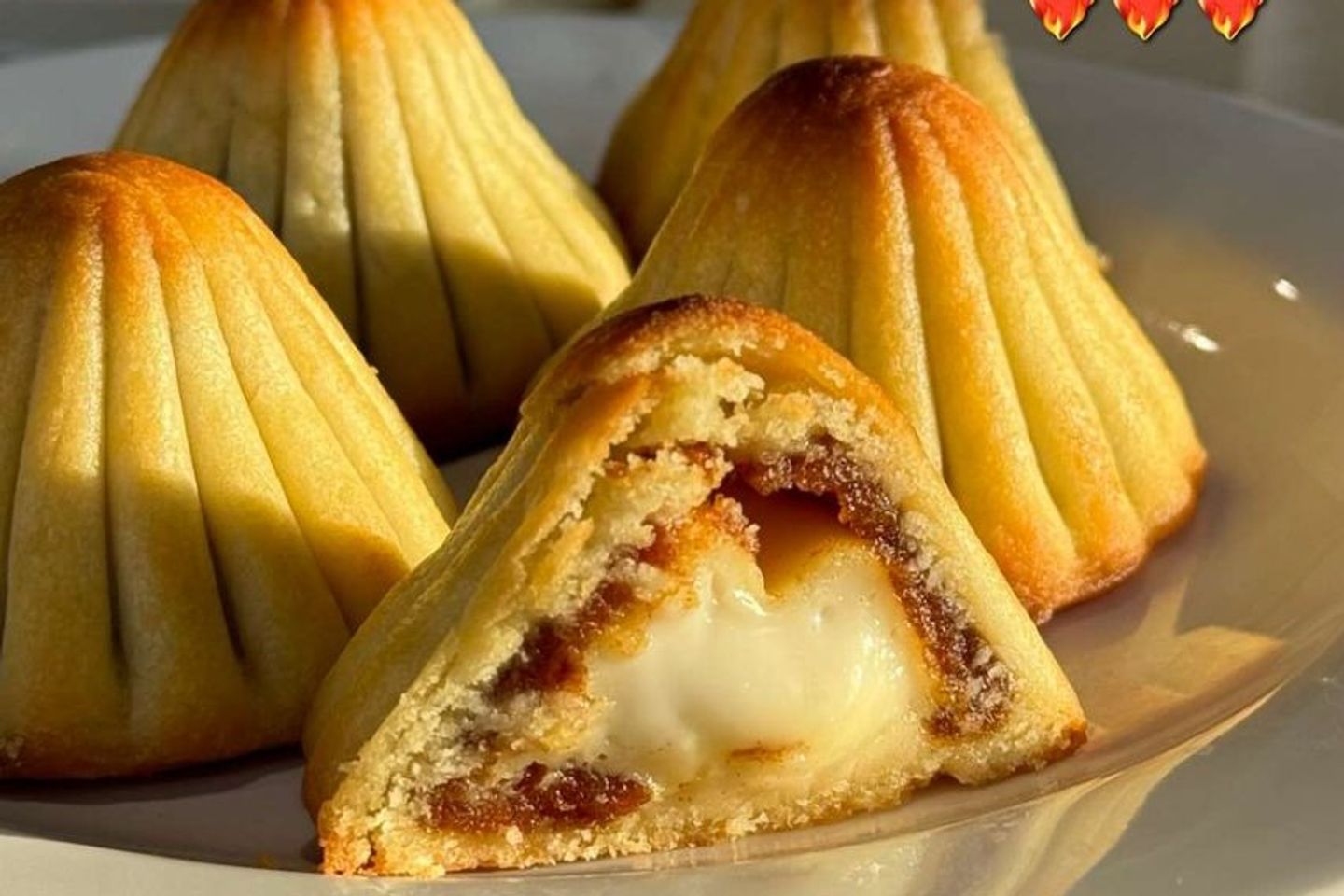 معمول قشطه بالتمر - وسط