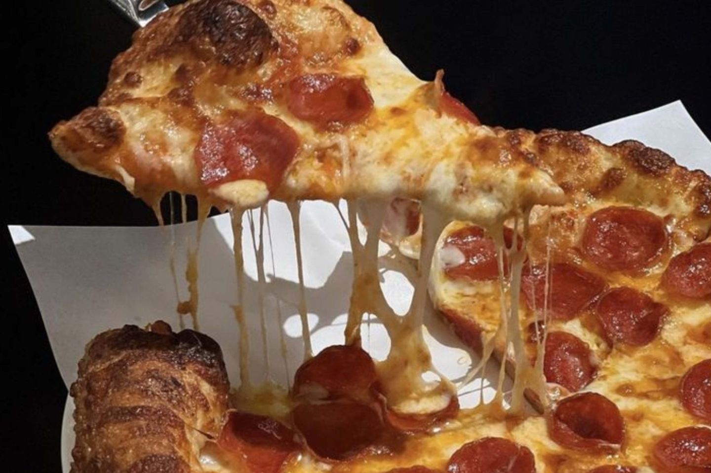 Pizza Pepperoni - Large Pepperoni Pizza