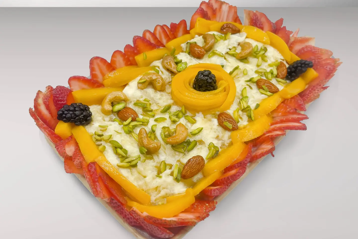 قشطة سبيشل بالعسل والفواكة والمكسرات - صحن صغير