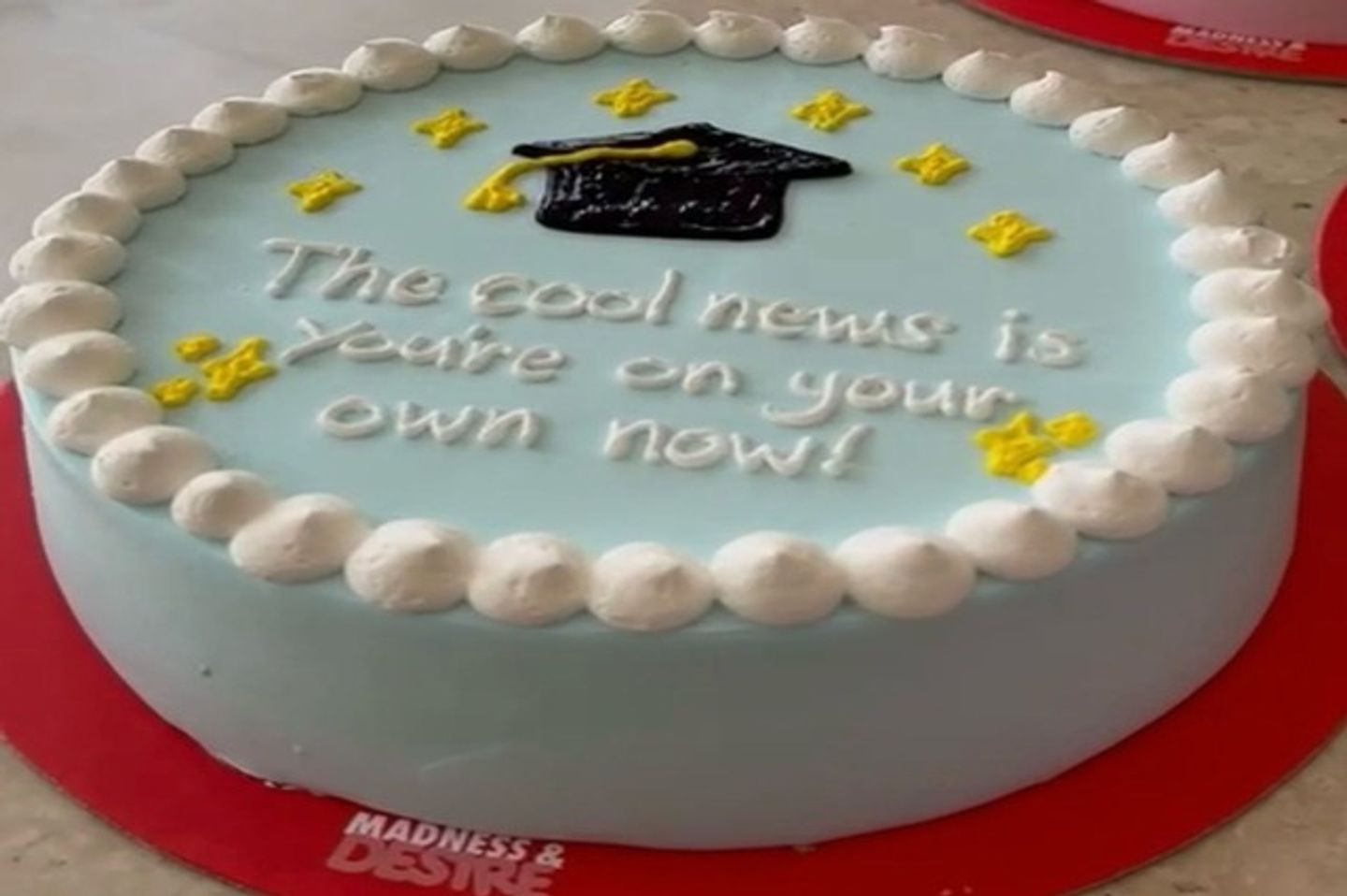 Graduation Cake C - Vanilla With Sprinkles