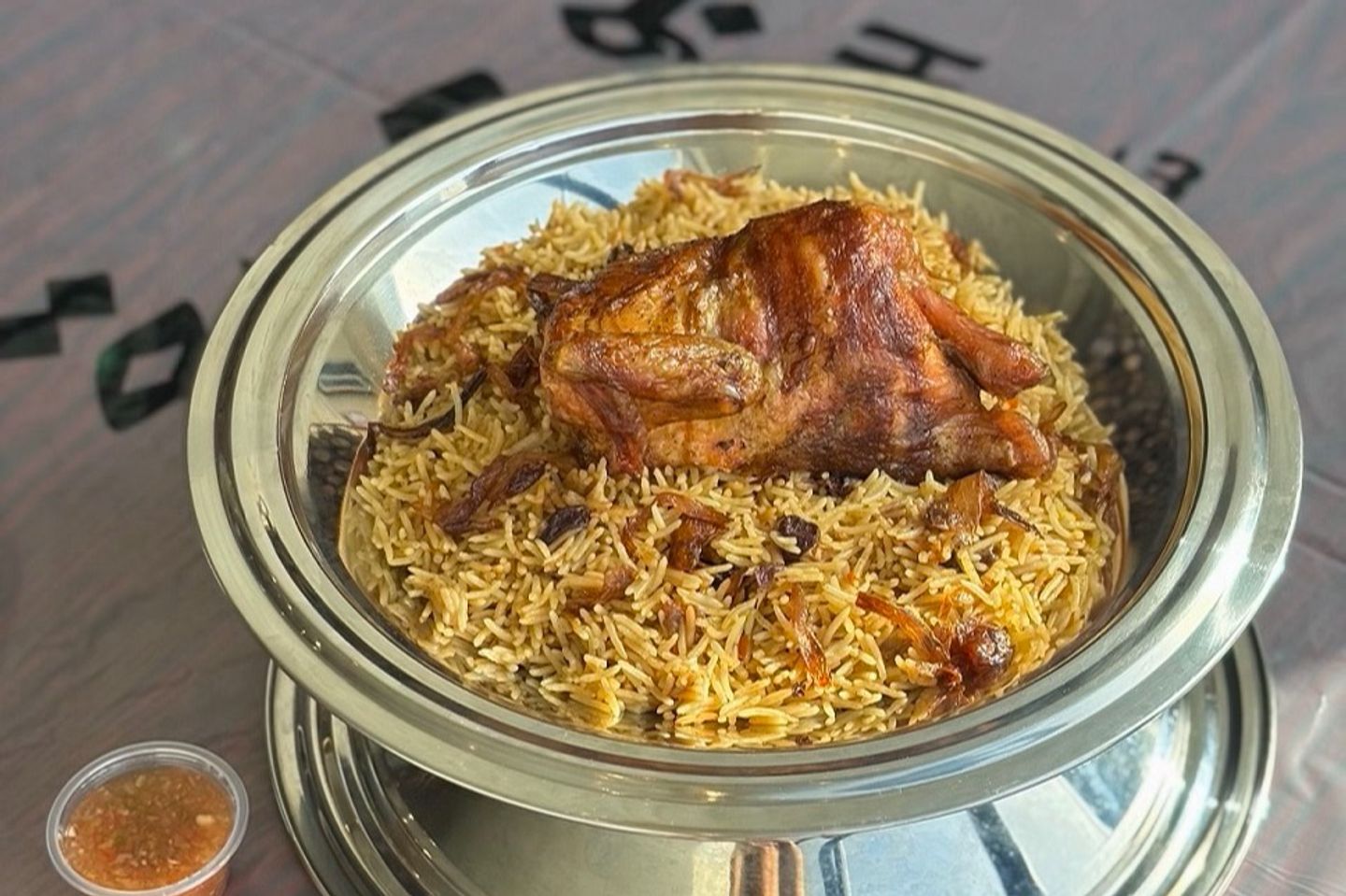 نصف دجاج شوايه على الحطب مع رز - عادي
