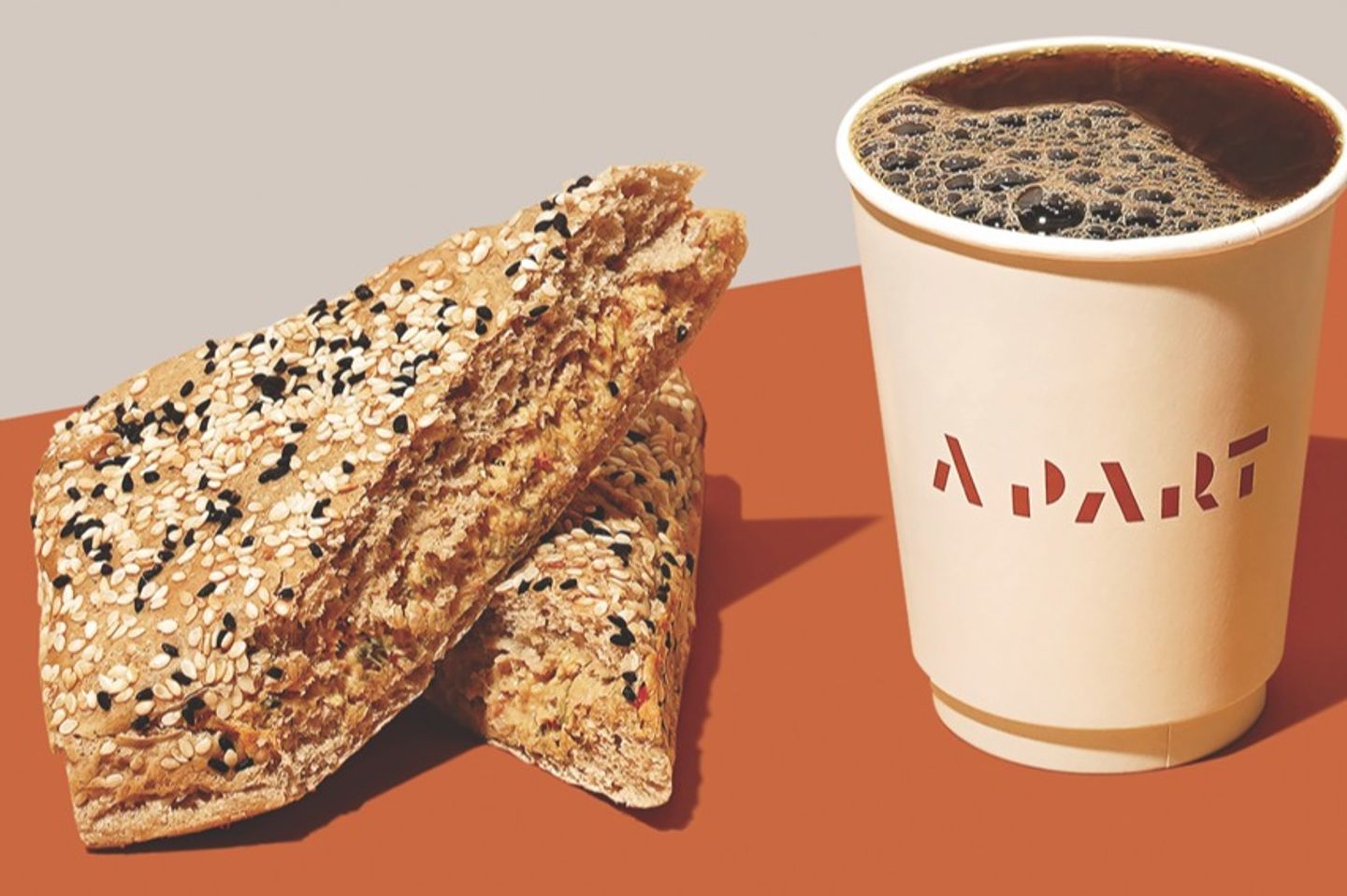 قهوة اليوم مع ساندوتش  - قهوة اليوم مع ساندوتش حلوم بالبيستو