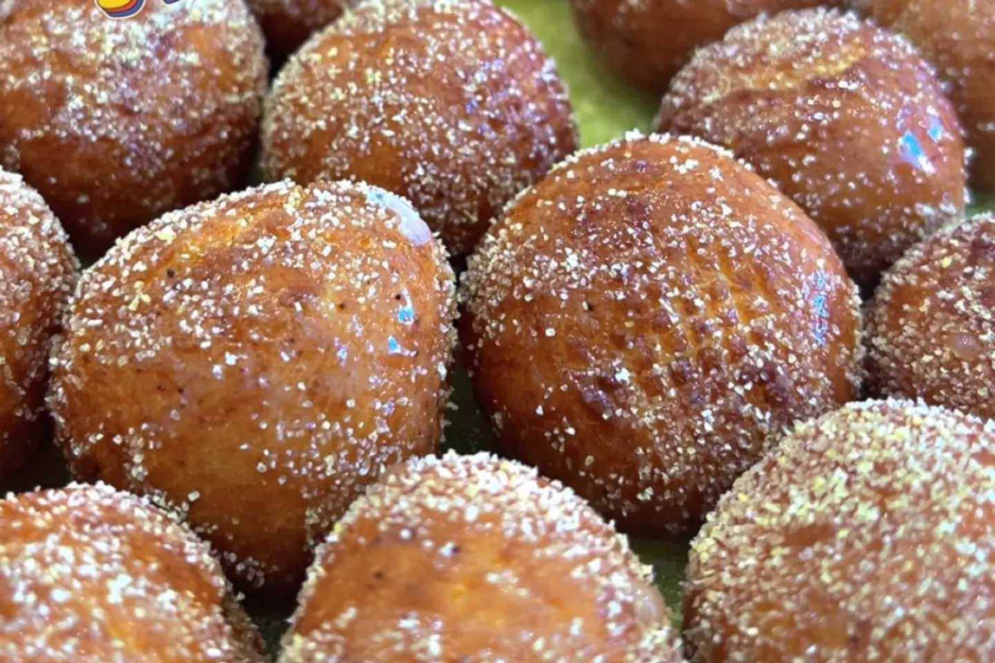 كرات السميد المحموس بحشوة جبن الكيري - ربع كيلو