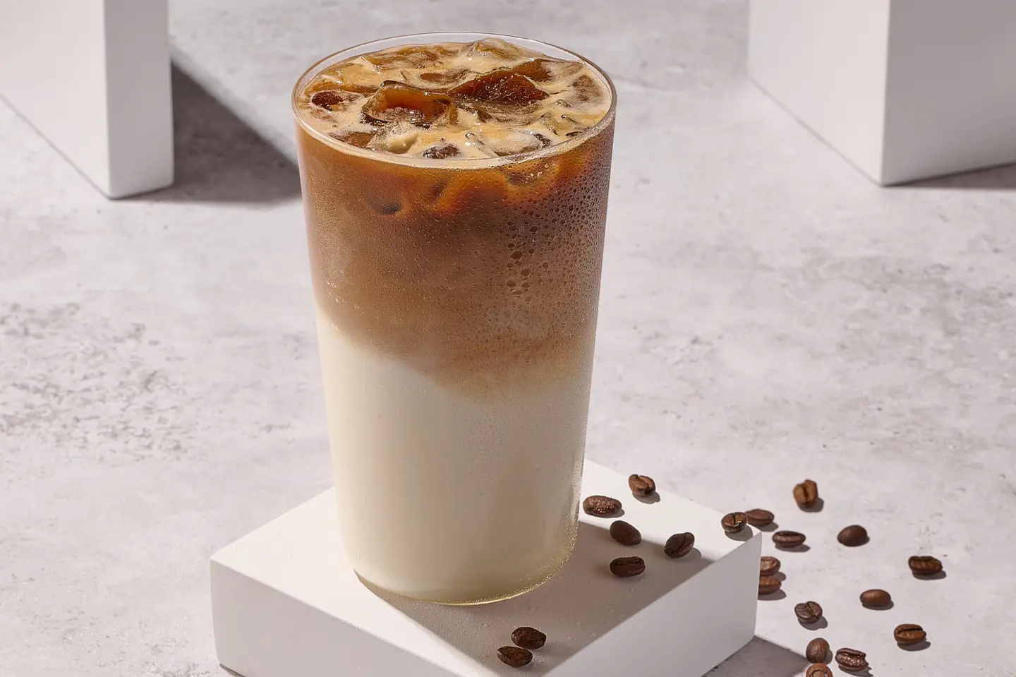 آيس لاتيه - وسط