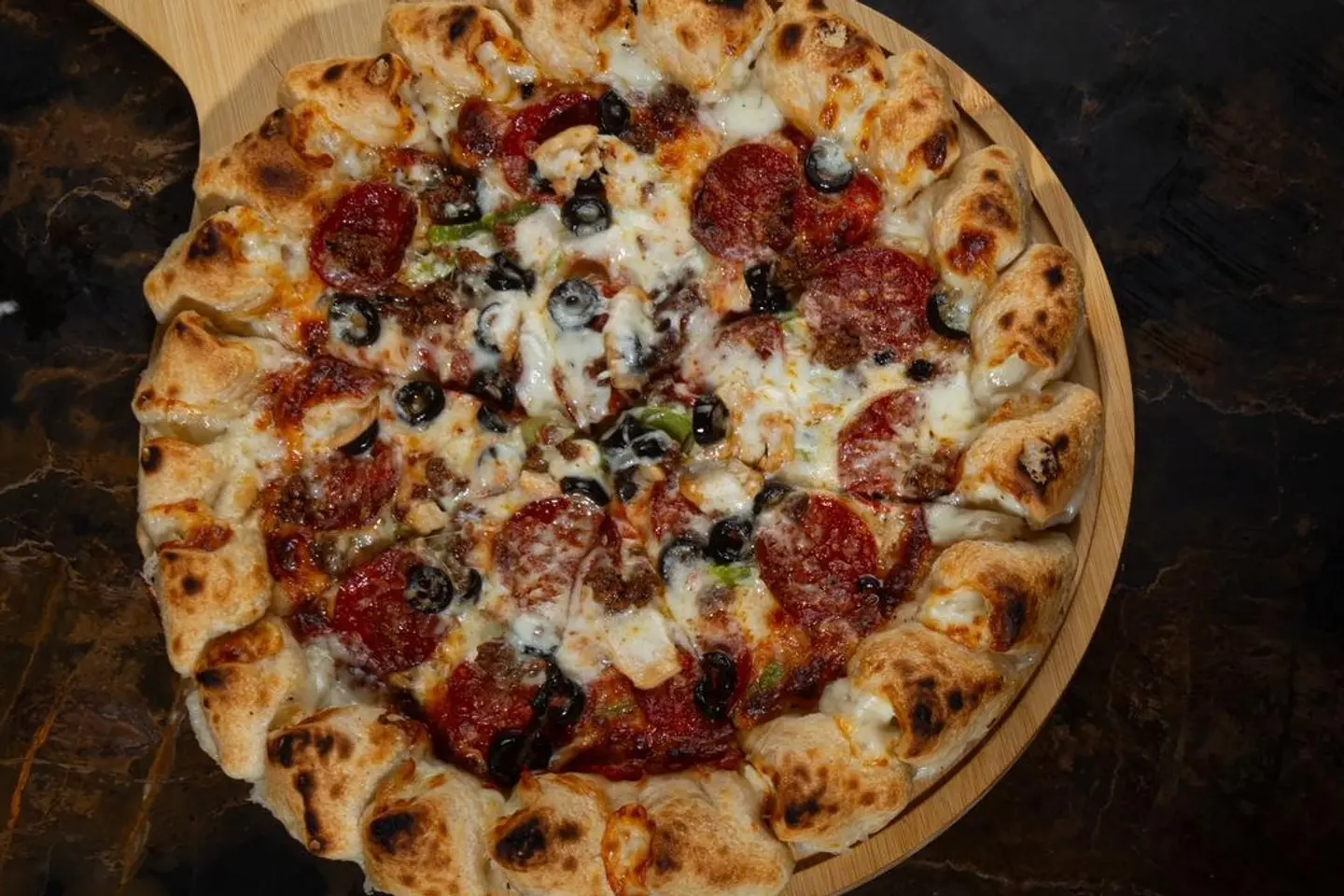 شيزي بايت بيتزا - وسط