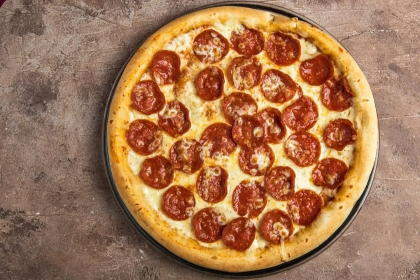 بيتزا بيبروني - وسط