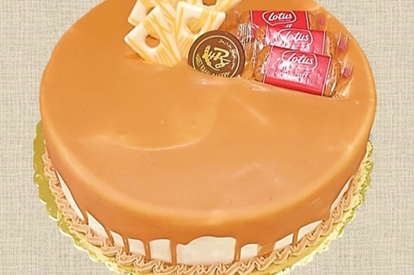 Lotus Cake - Medium Size Is Enough For Eight