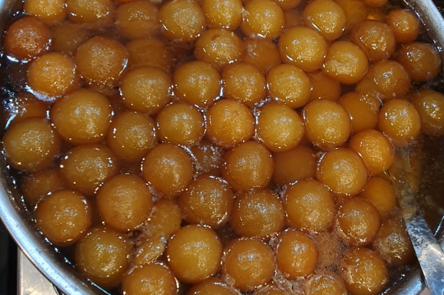 Hot Gulab Jamun - Hot Gulab Jamun Half Kg