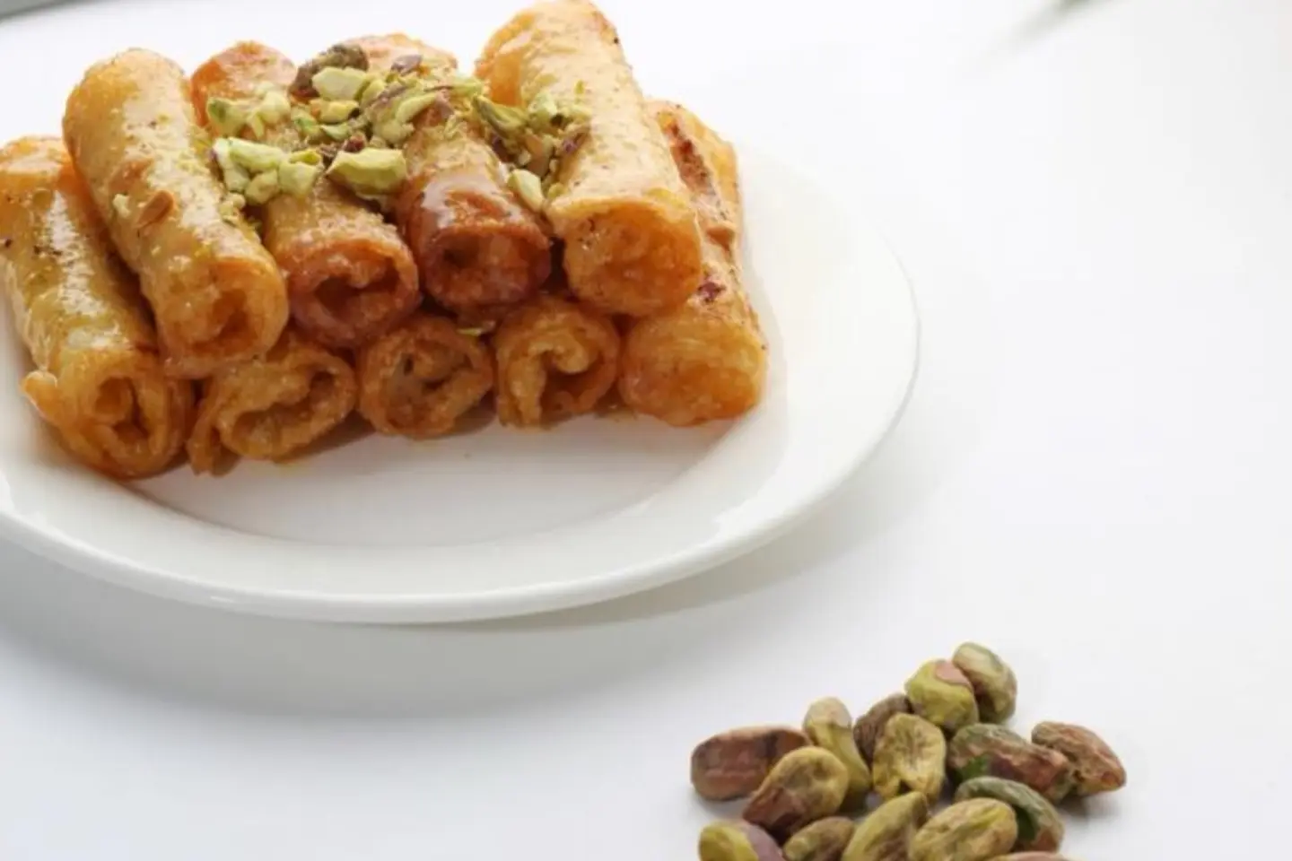 اصابع الجبن بالنستلة والفستق - صغير