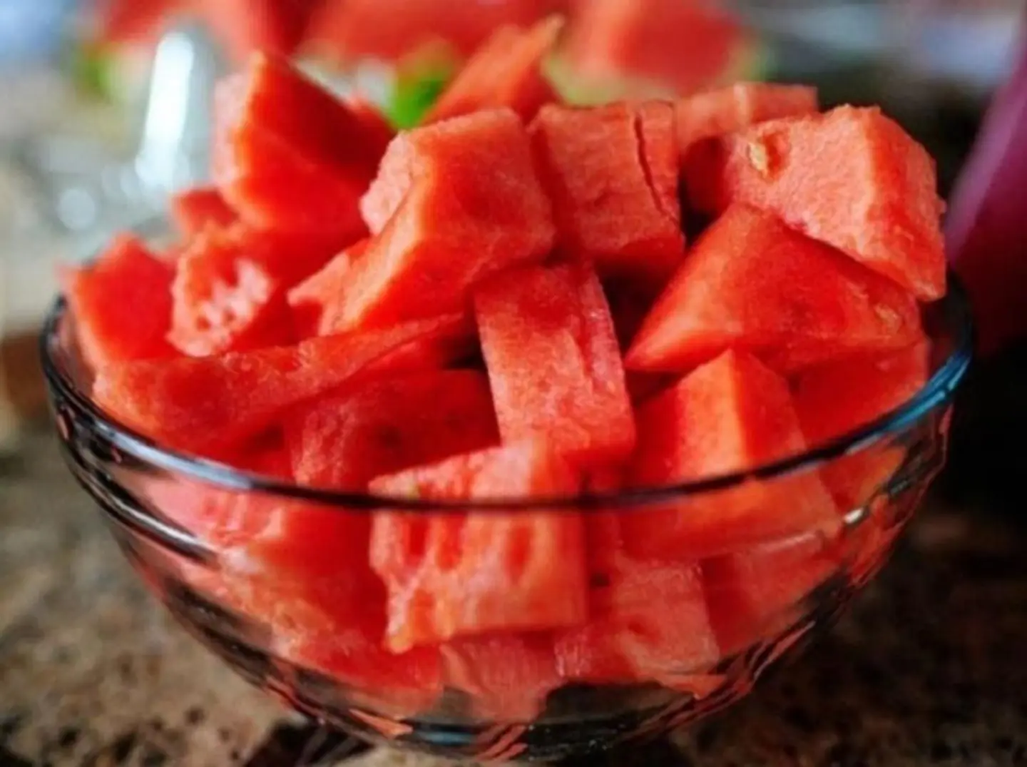 قطع بطيخ - وسط