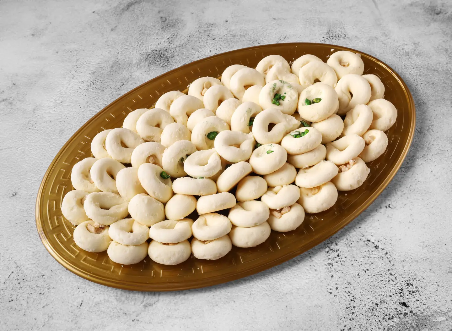 غريبة - صغير
