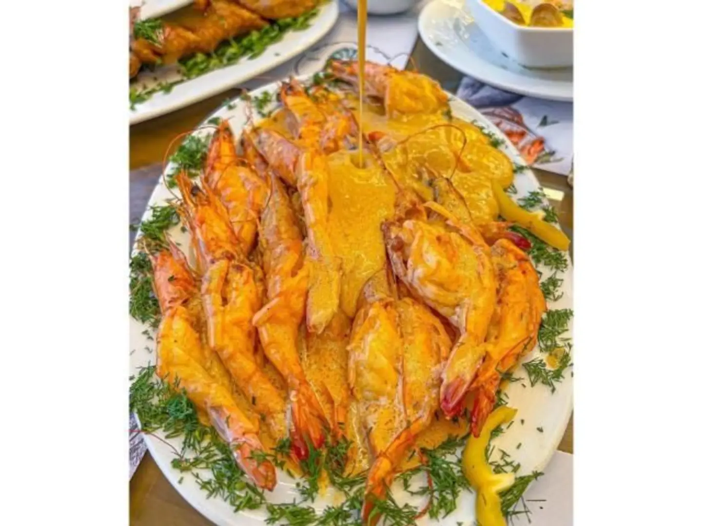 جمبري وسط بترفلاي - نصف