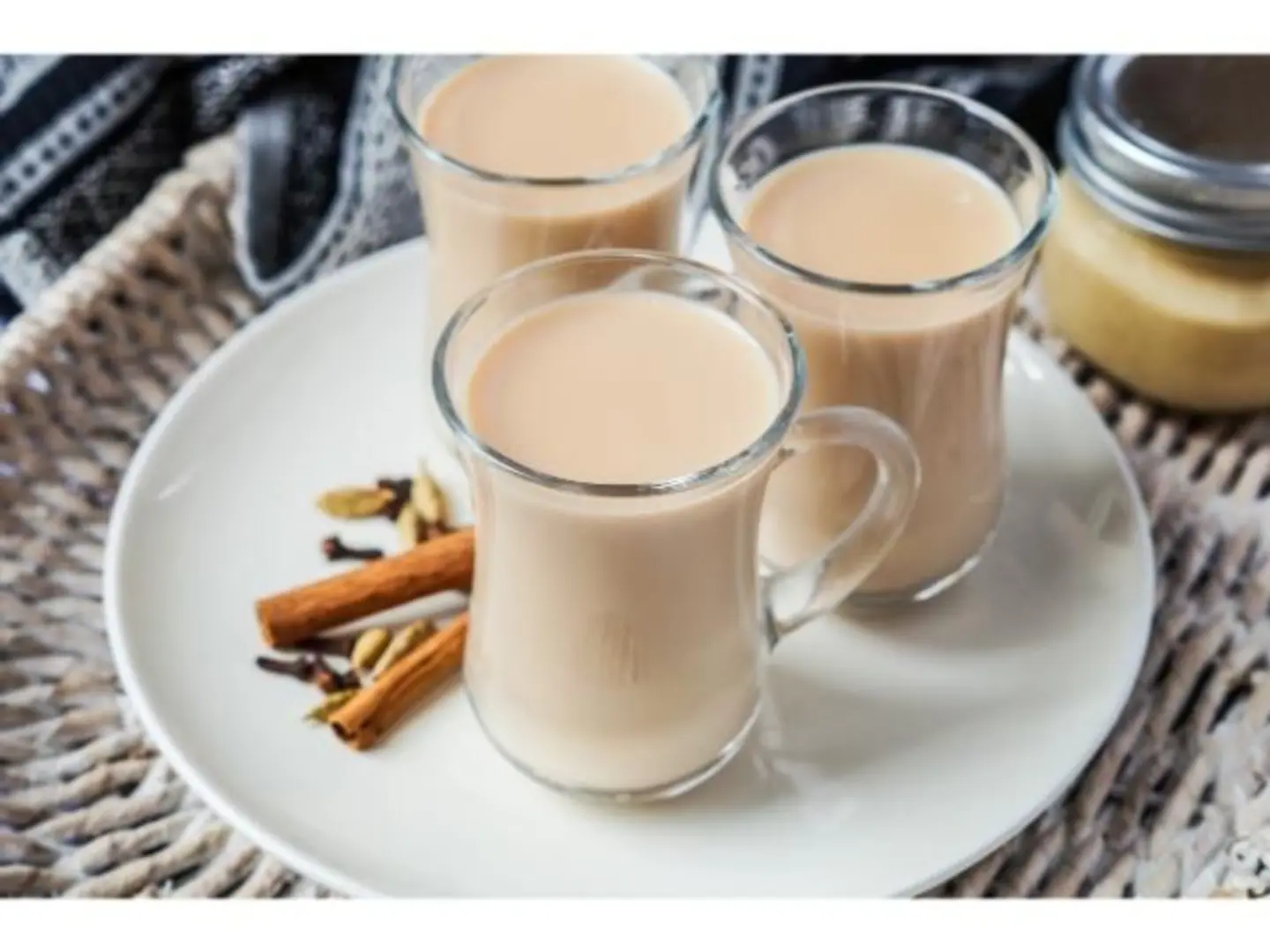 شاي حليب - ورق صغير