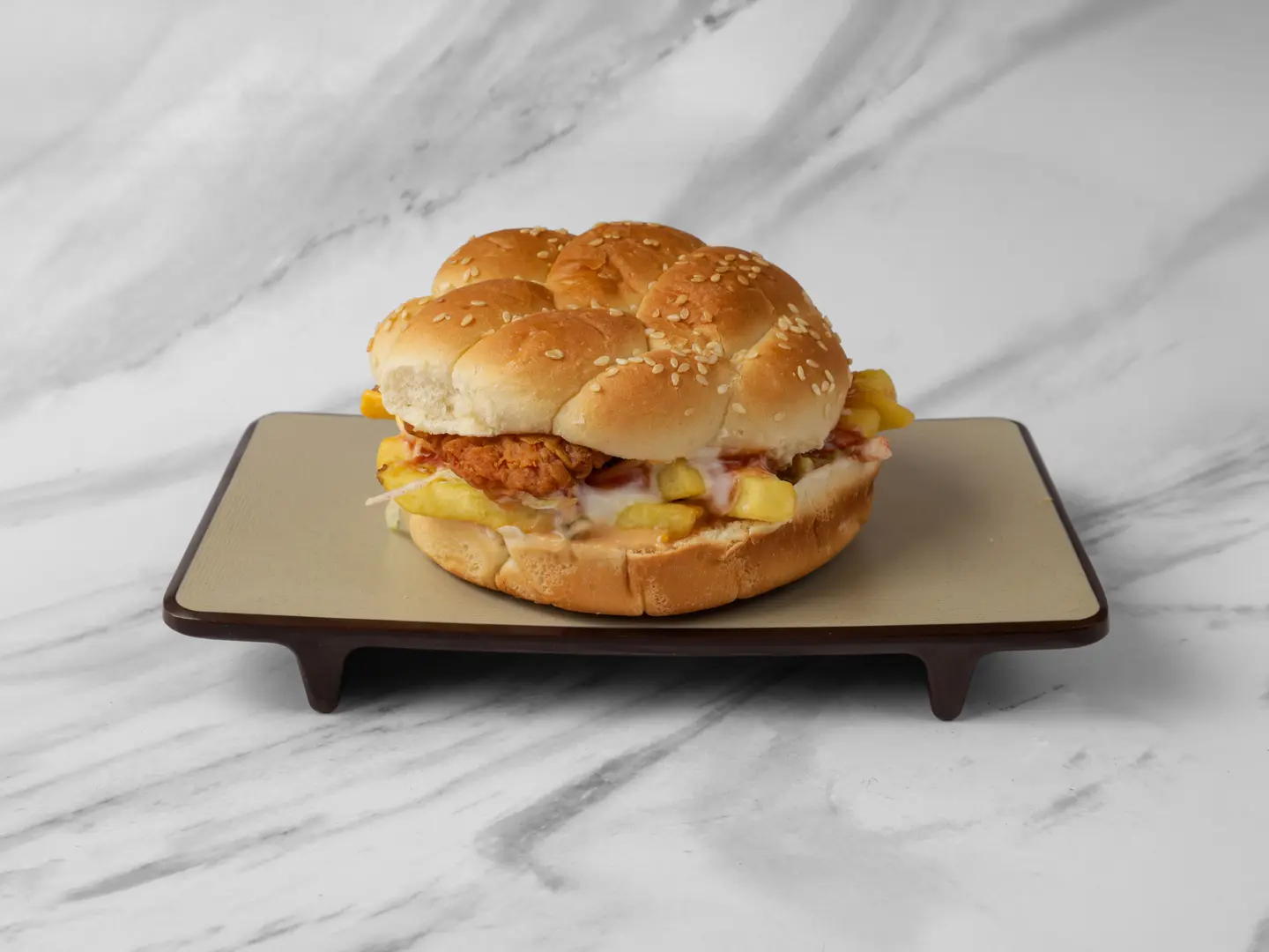 برجر دجاج - ‏برجر الدجاج مع جبنة