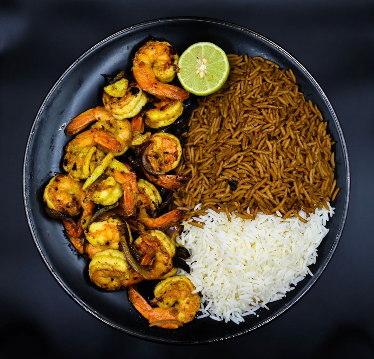 وجبة جمبري مشوي صاج - رز ابيض