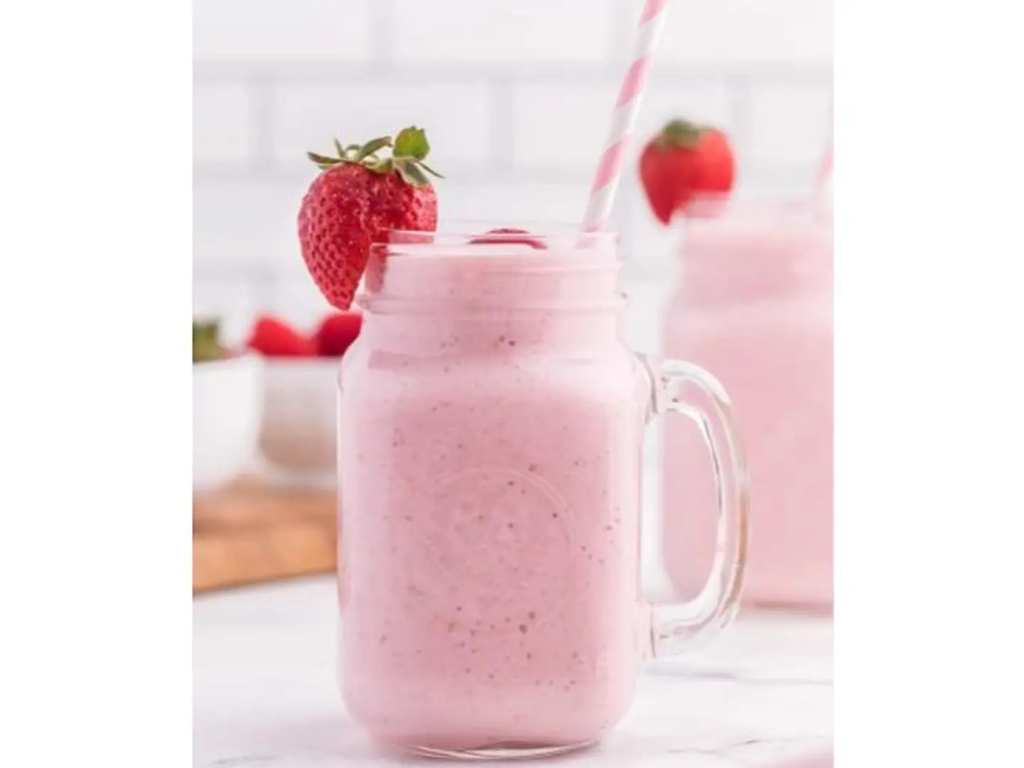 Strawberry With Milk Juice - Medium