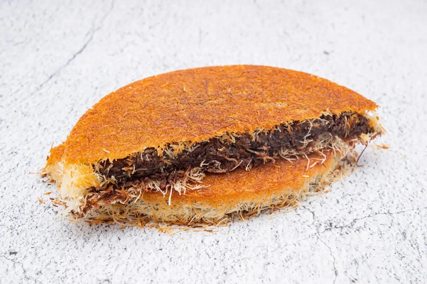 كنافة نوتيلا - صحن قصدير