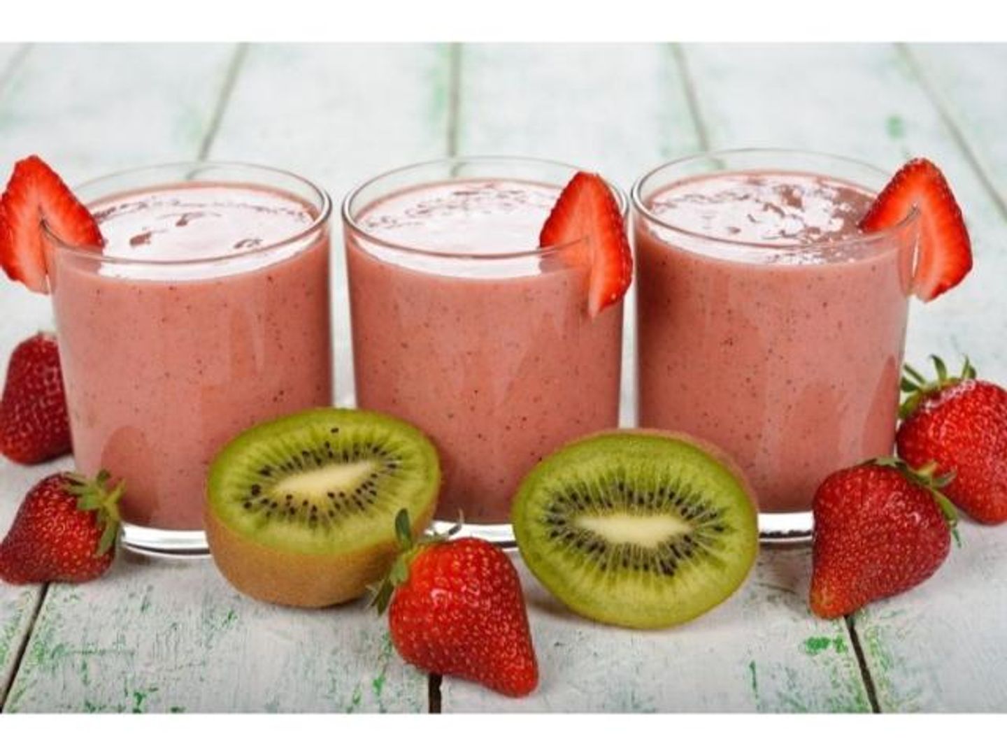 Kiwi With Strawberry - Small 300 Ml