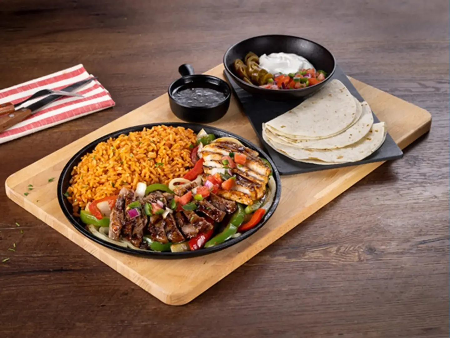 Sizzling Fajita - Steak & Chicken (Combo)
