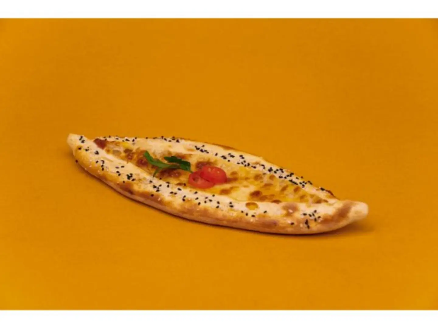 فطيره الاجبان الثلاثه كلاسيك - صغير