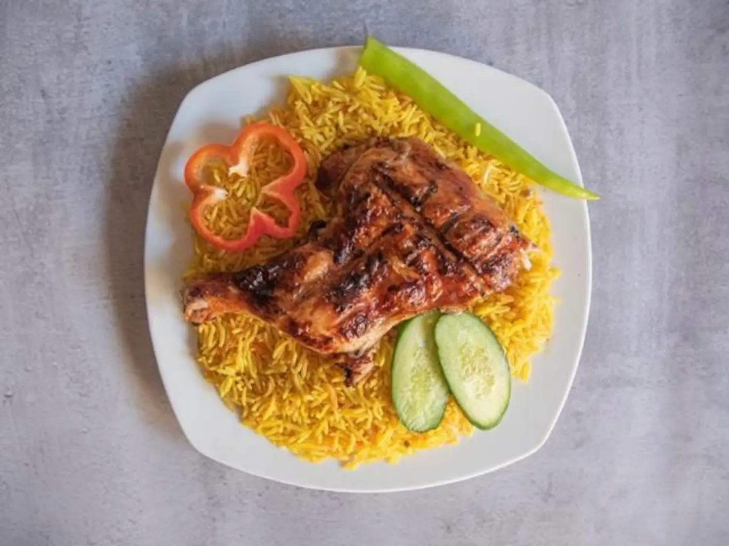 دجاج على الفحم رز برياني نص - صغير