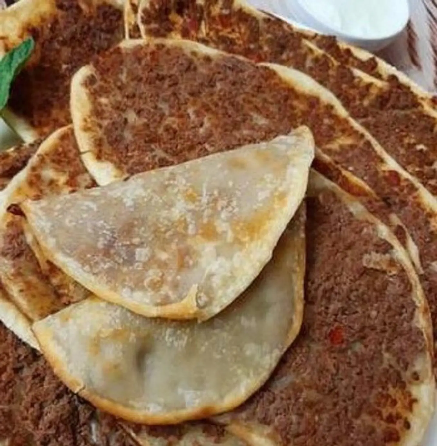 صفيحة لحم بالجبن - ربع كيلو