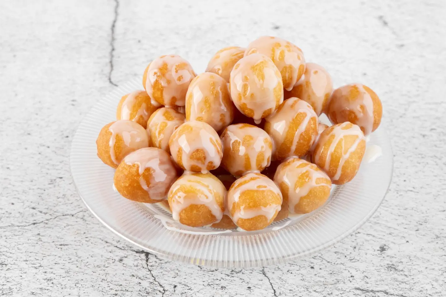 لقيمات نسلته - صغير