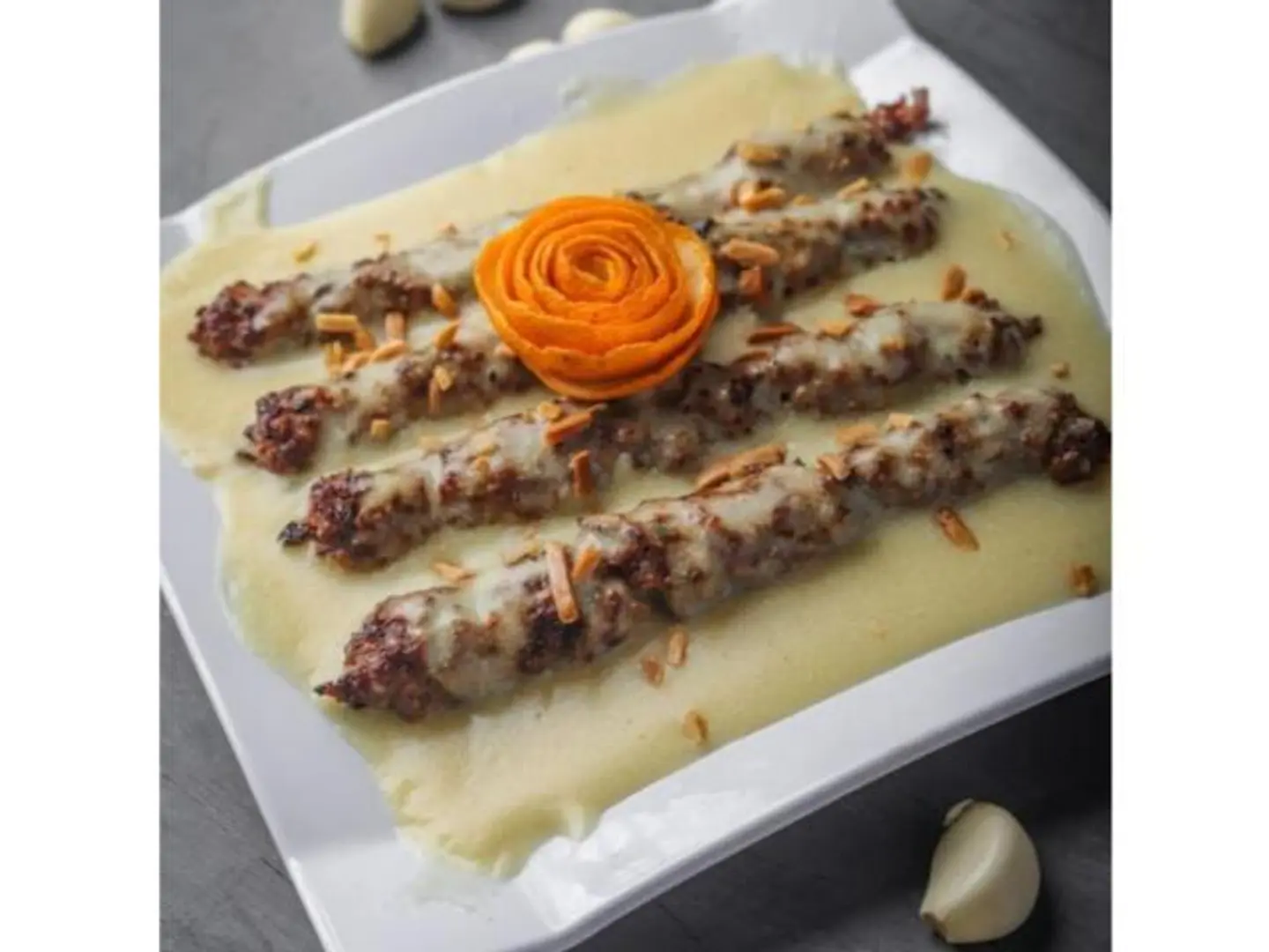 Kebab With Yogurt And Pine Nuts - Single Portion