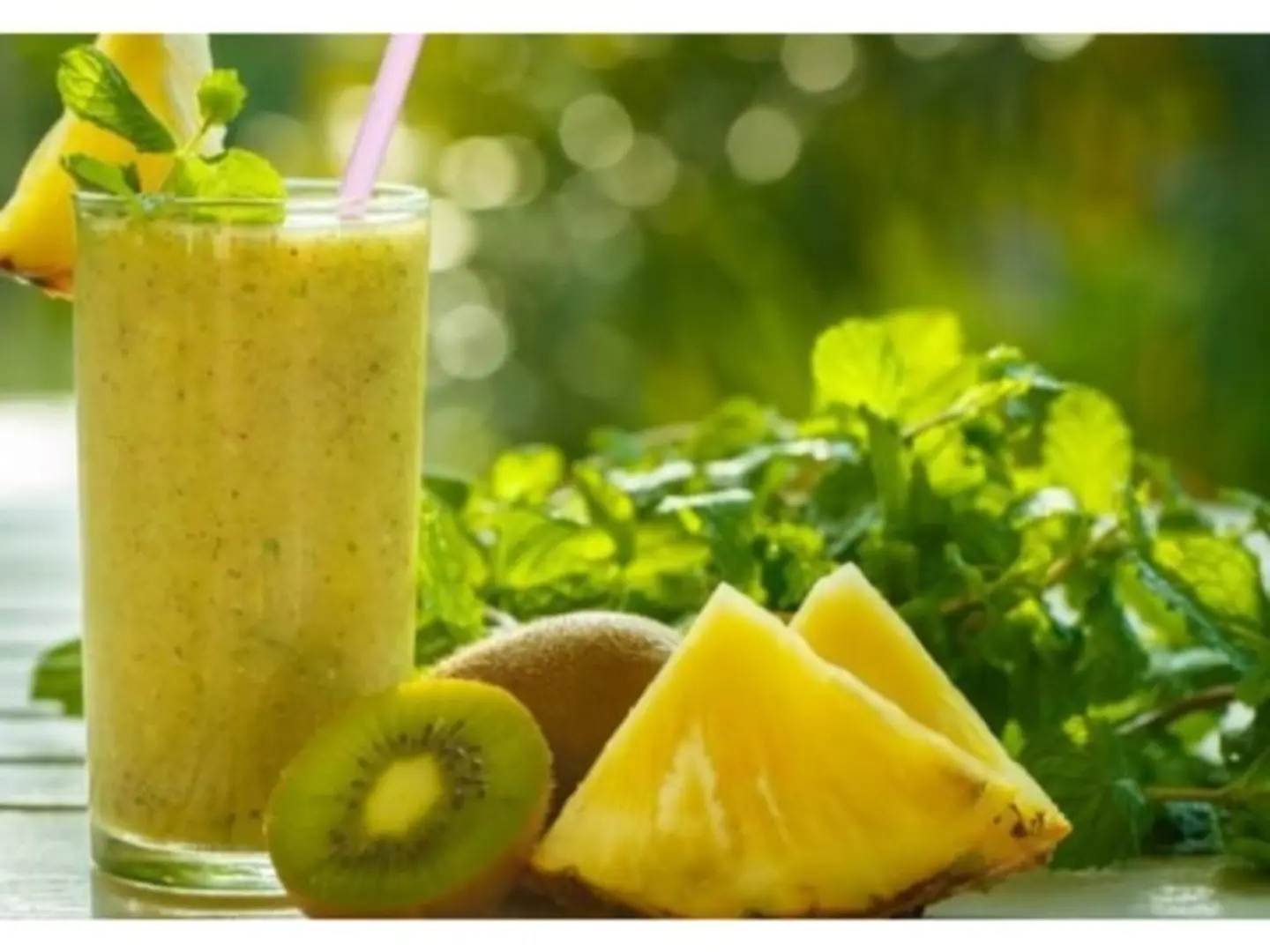 Kiwi And Pineapple Juice - Medium
