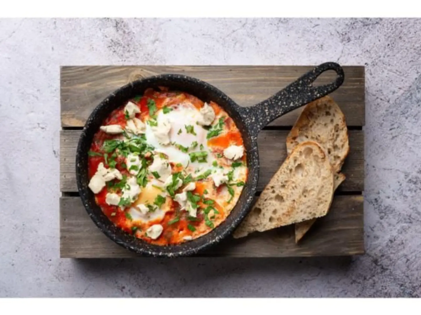 صحن جبنة بالطماطم حار - صغير