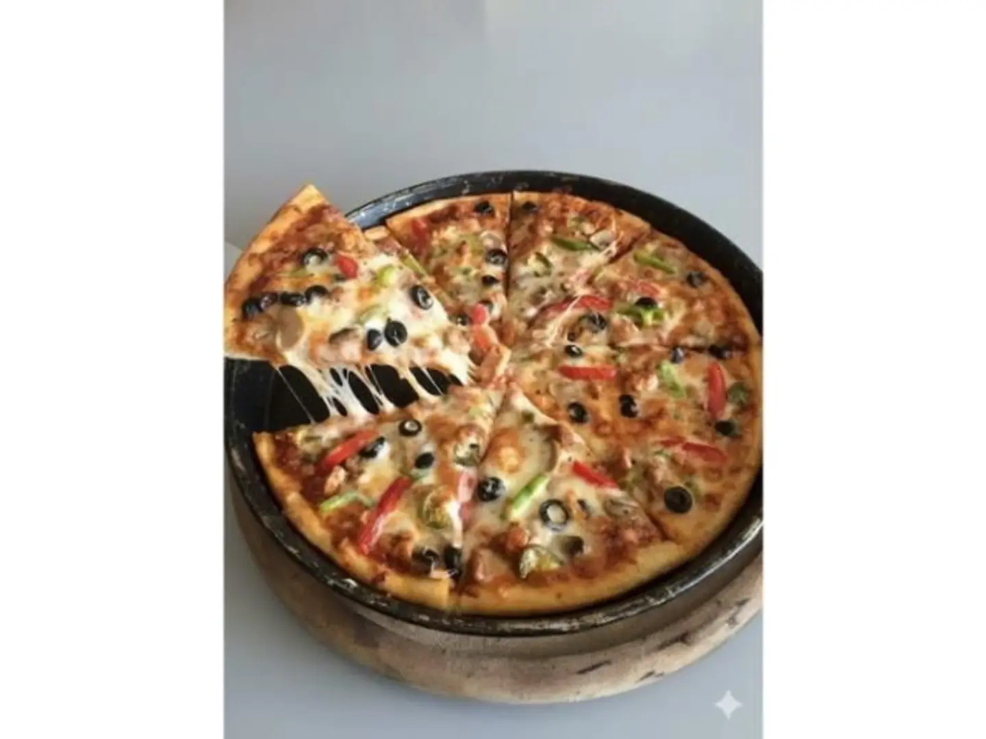 Vegetable Pizza - Medium
