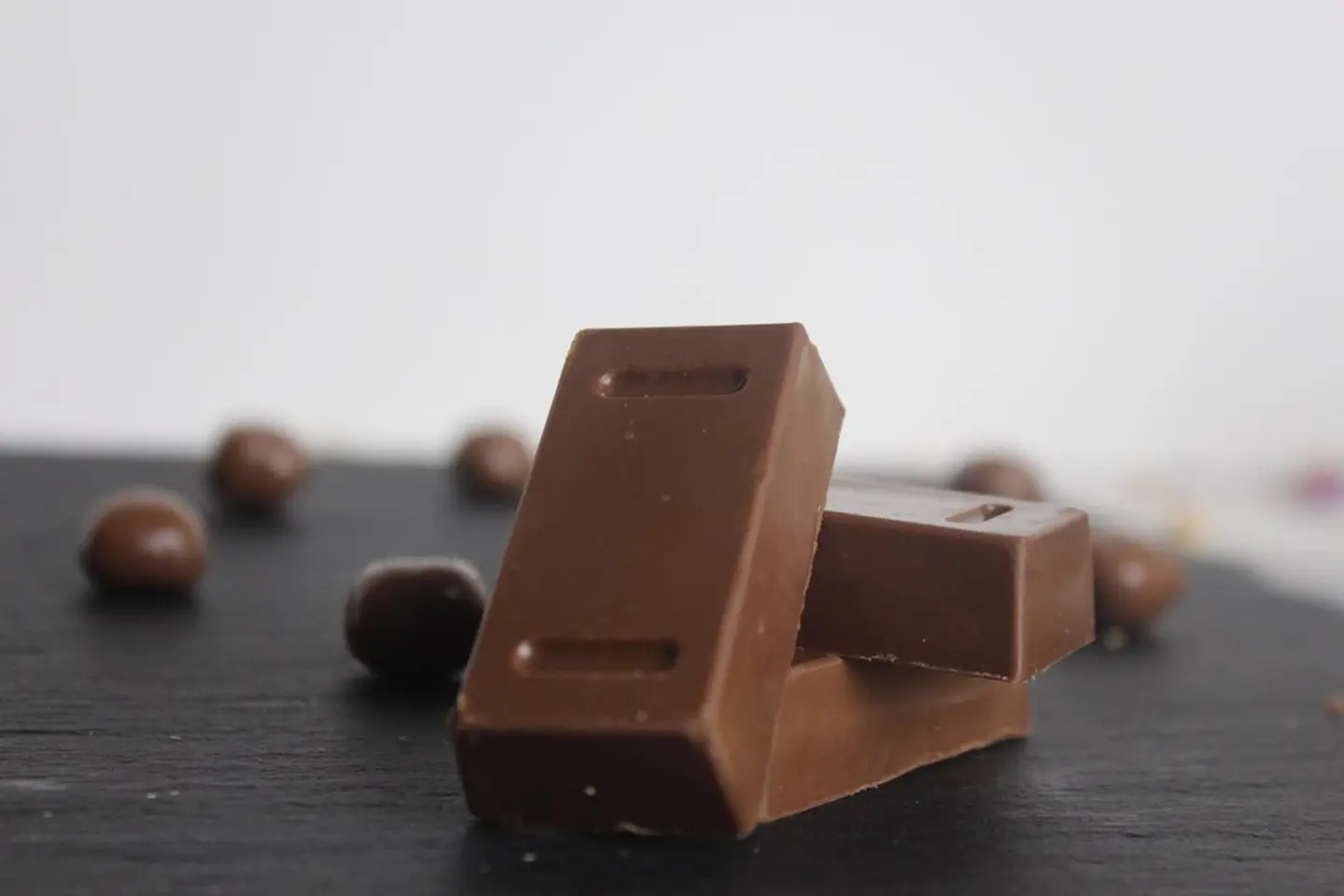 Chocolate Biscuits With Broken Almonds - 500 Grams