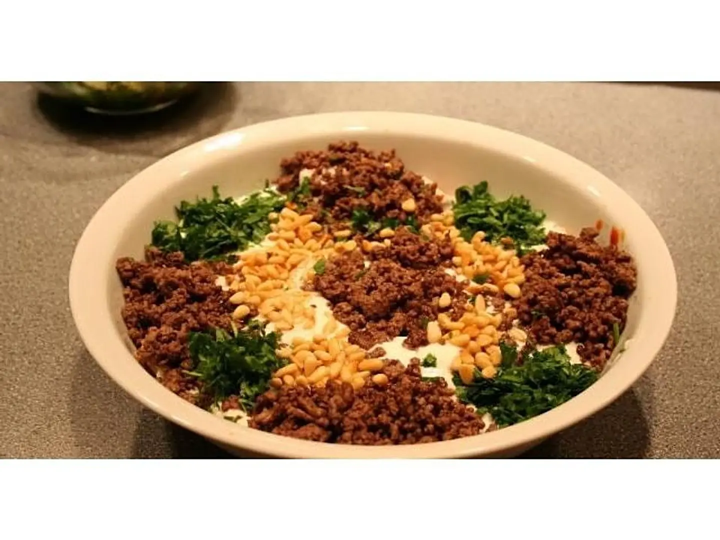 Hummus With Meat And Nuts Fattah - Hummus With Meat And Nuts Fattah