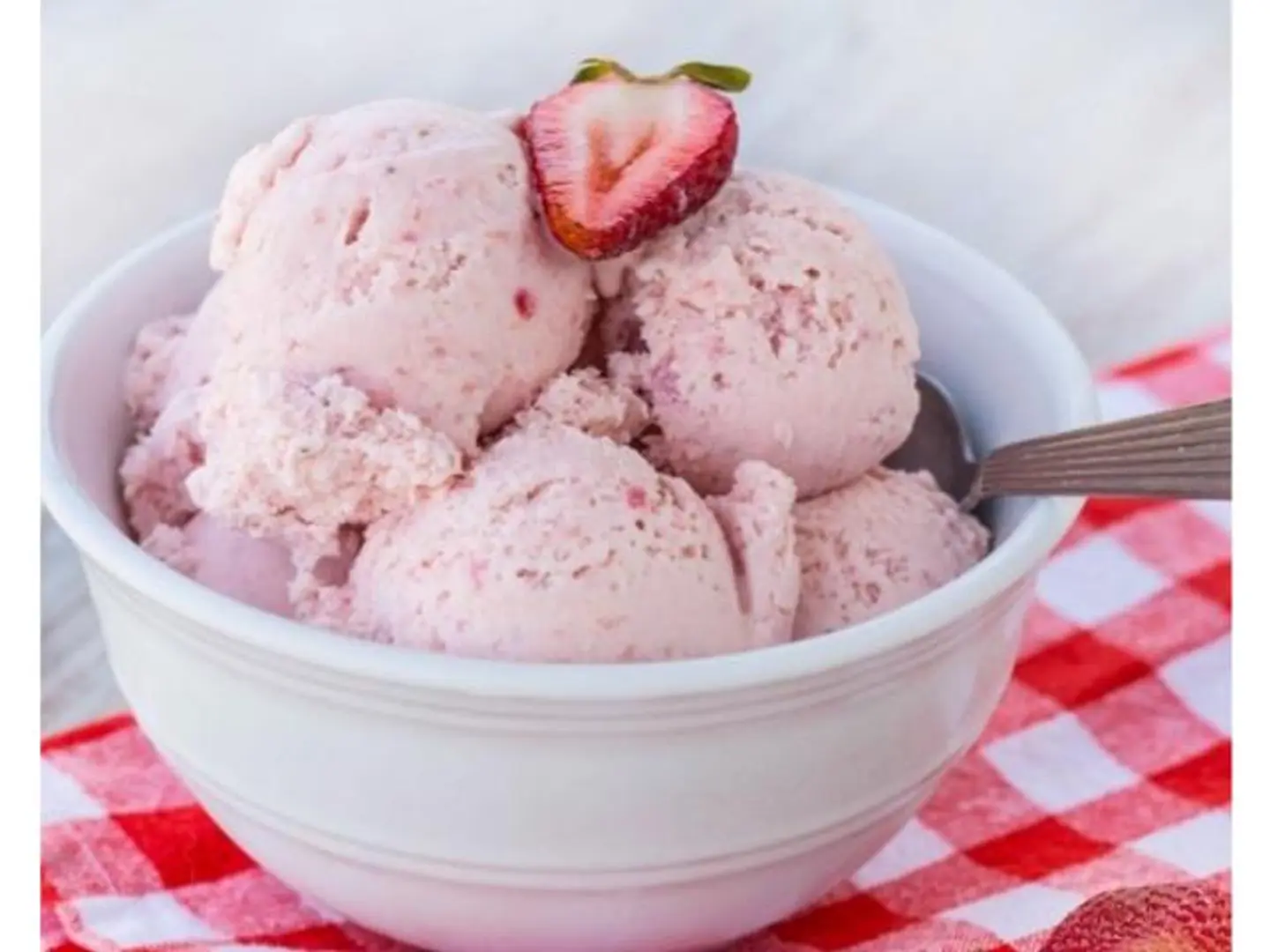 Strawberry Ice Cream - Small