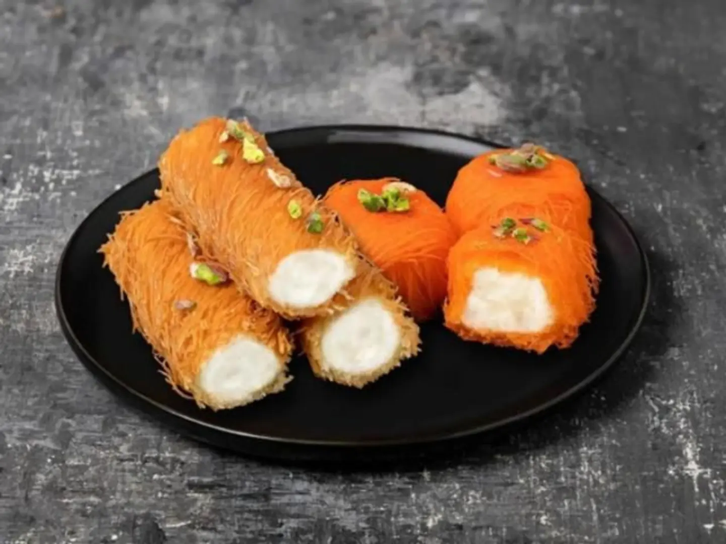 Mabroumeh With Cream And Cheese - Large